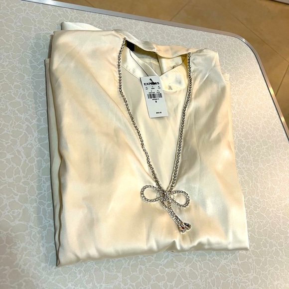 Express Medium Long Sleeve Woman V- Neck Blouse with stones around & below neck - Picture 4 of 7